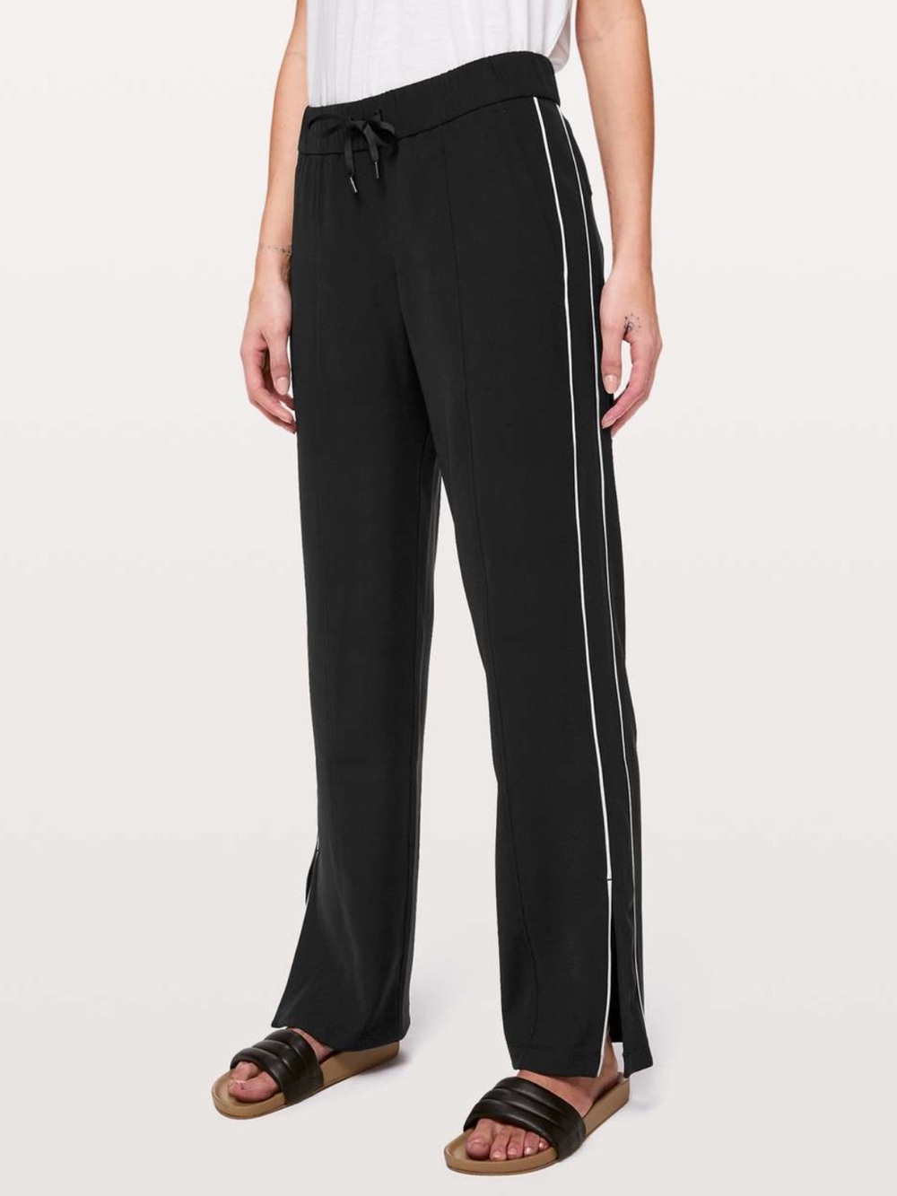 Lululemon On the Right Track Pant Black / Light Ivory